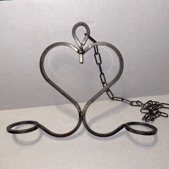 Vintage Rustic Farmhouse Hanging Wrought Iron Heart Shape Candle or Plant Holder - Picture 2 of 12